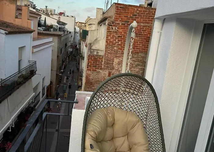 Dom wakacyjny Lets Holidays Centric House With Parking